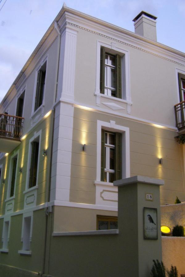 Room "Honeybee" In A Neoclassical House Кастория Экстерьер фото